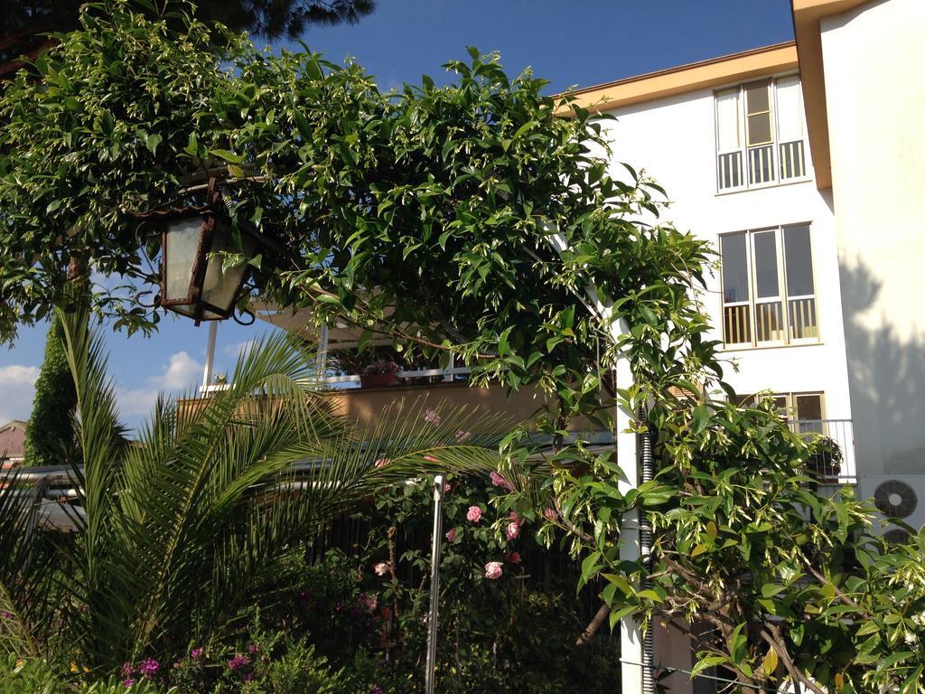 Hotel Anna Terracina Kültér fotó