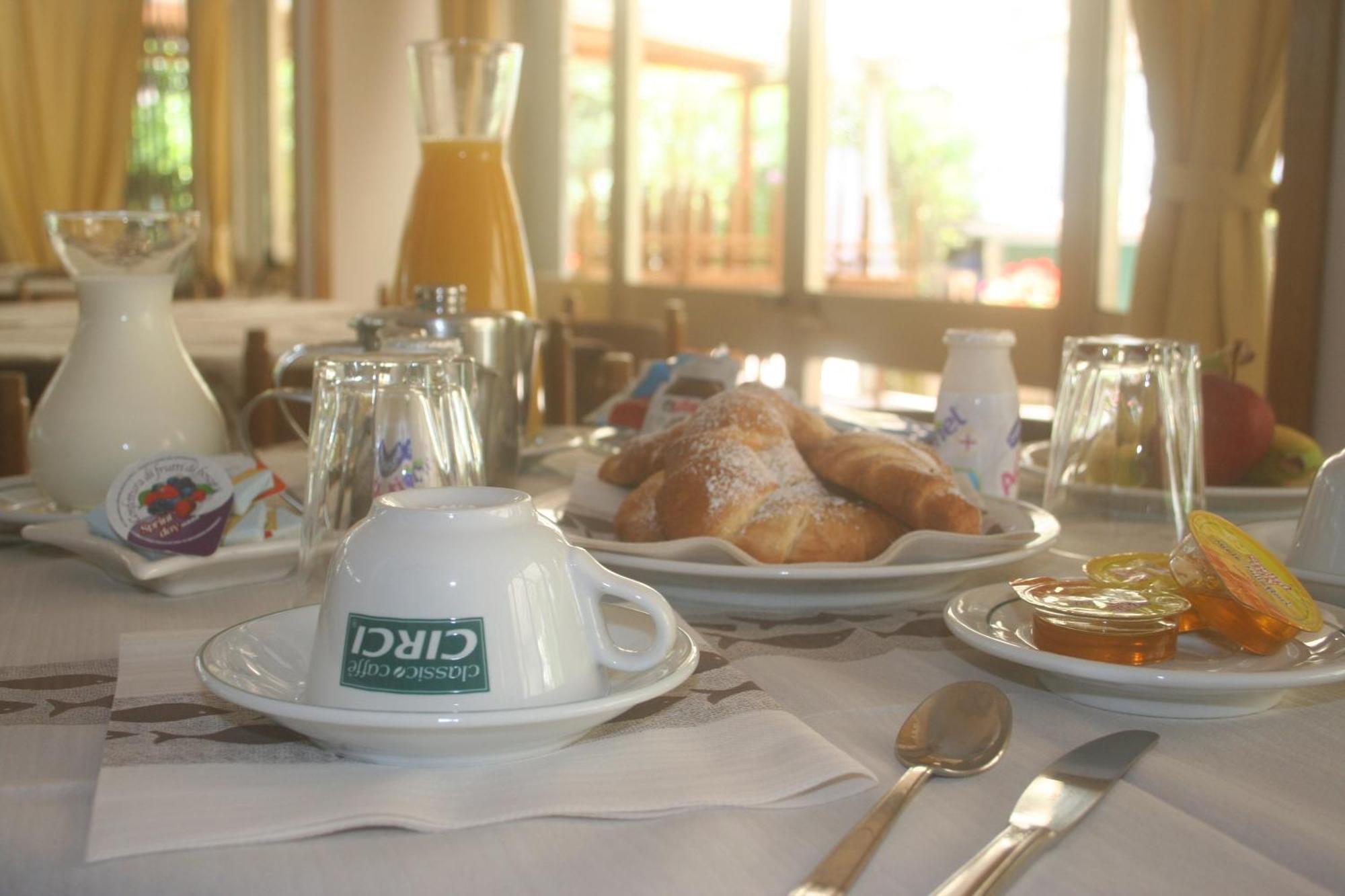 Hotel Anna Terracina Kültér fotó