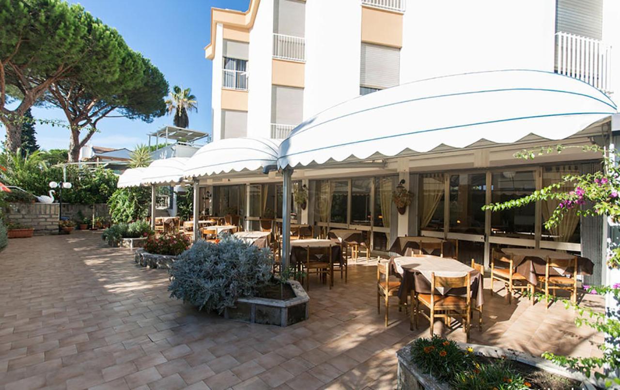 Hotel Anna Terracina Kültér fotó