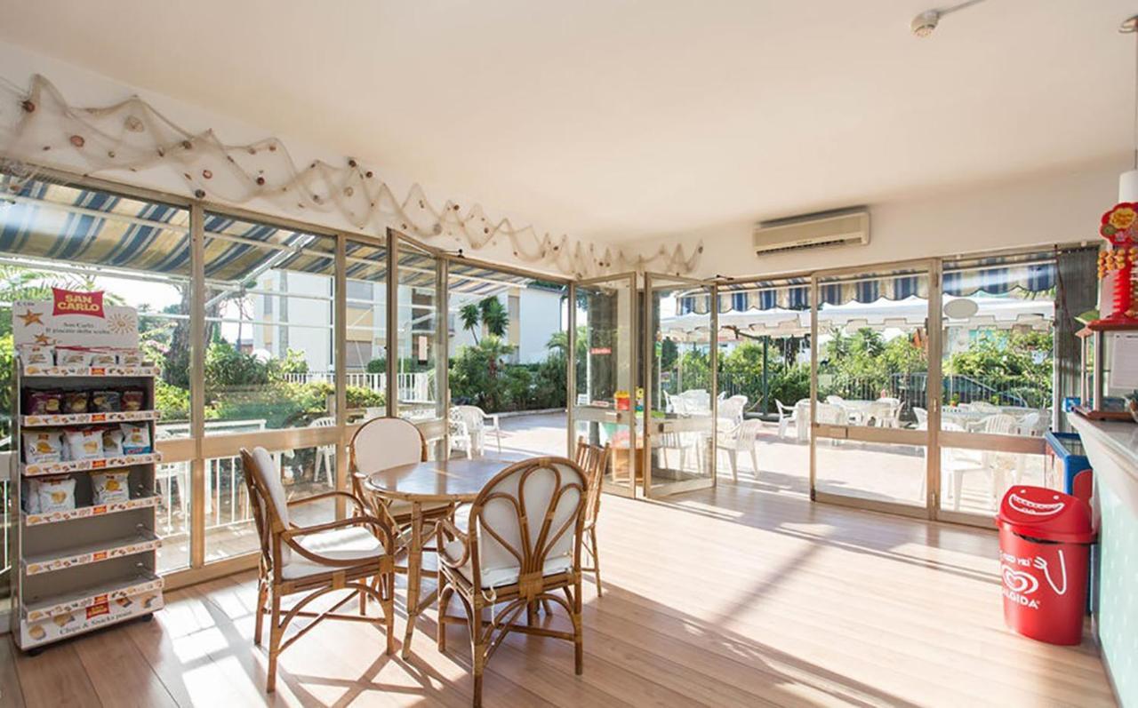 Hotel Anna Terracina Kültér fotó