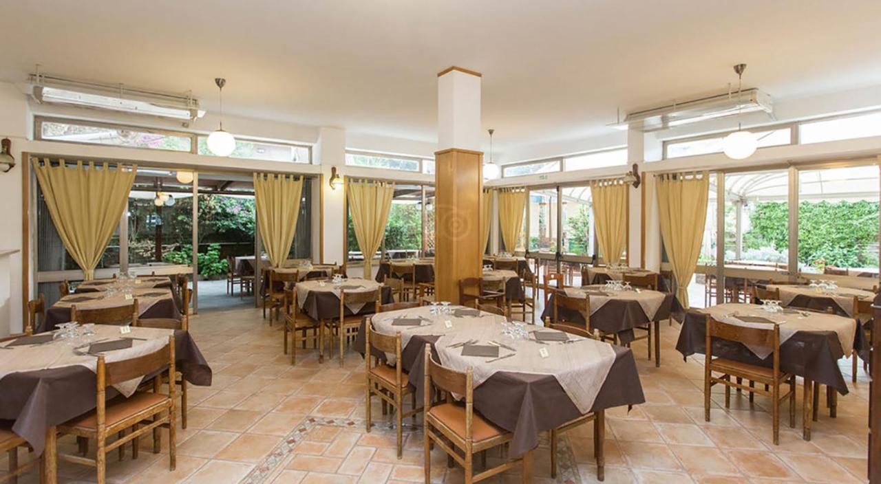 Hotel Anna Terracina Kültér fotó